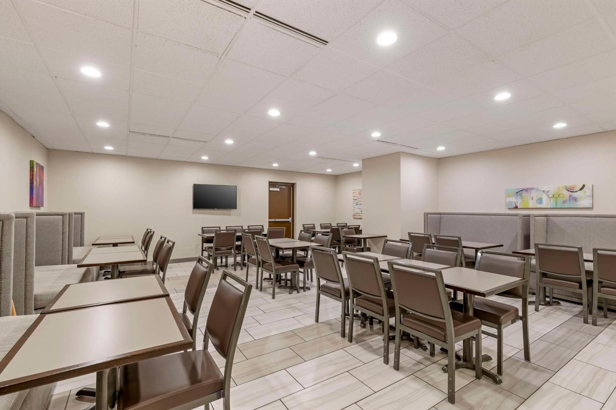 Best Western Plus Executive Residency Waterloo & Cedar Falls Exterior photo