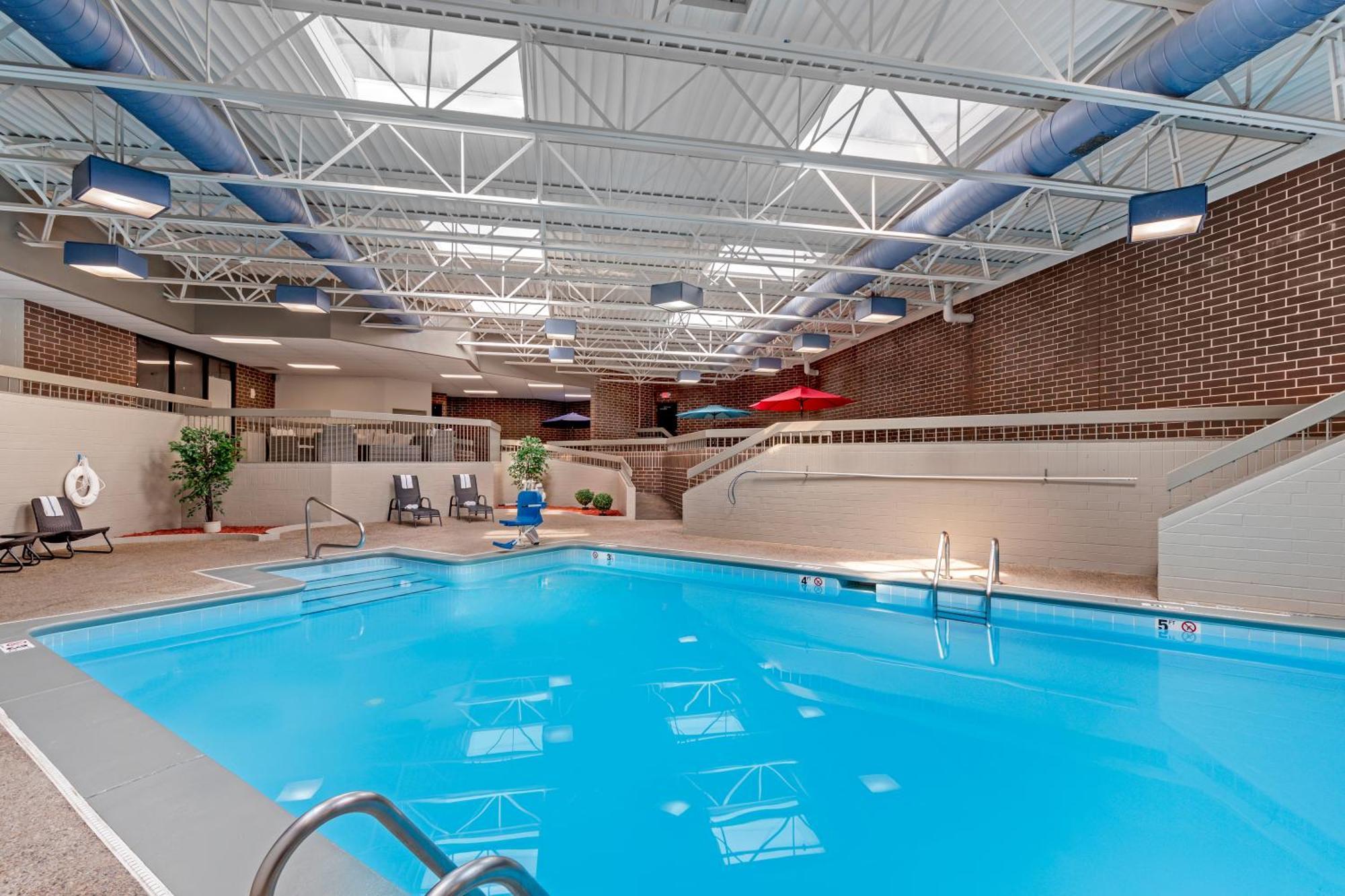 Best Western Plus Executive Residency Waterloo & Cedar Falls Exterior photo